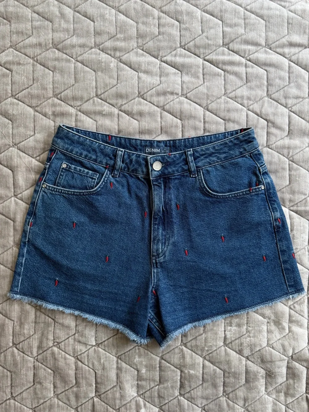 Yargici Dark Blue Embroidered Chili Peppers 🌶️ Denim Shorts 40/M